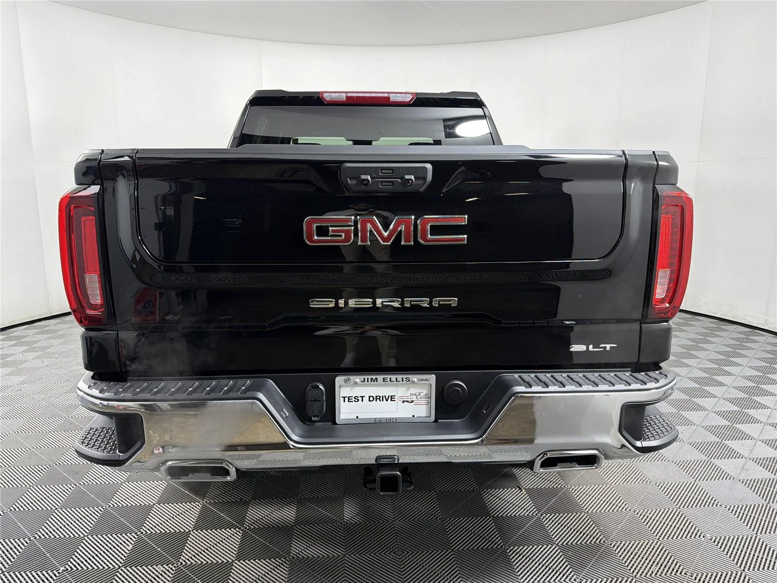 New 2026 Onyx Black GMC SLT image 5