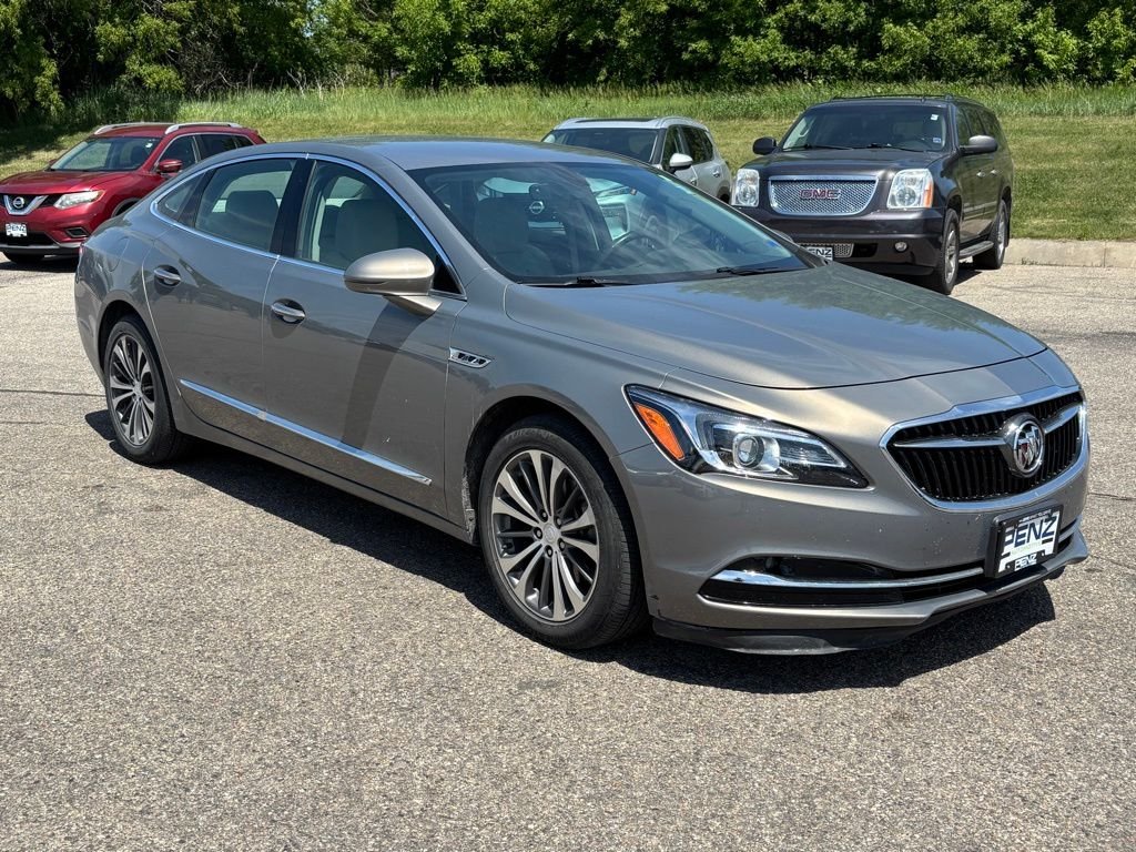 2017 Buick LaCrosse Essence's photo