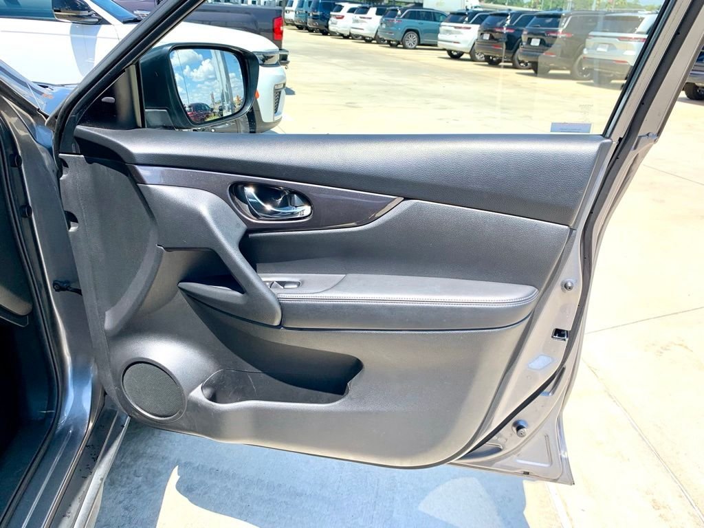 Used 2020 Gray Nissan SV image 26