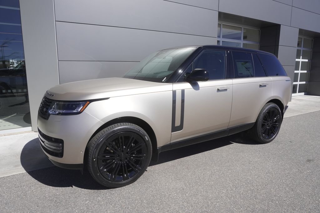 New 2026 Sunset Gold Satin Land Rover SE image 3