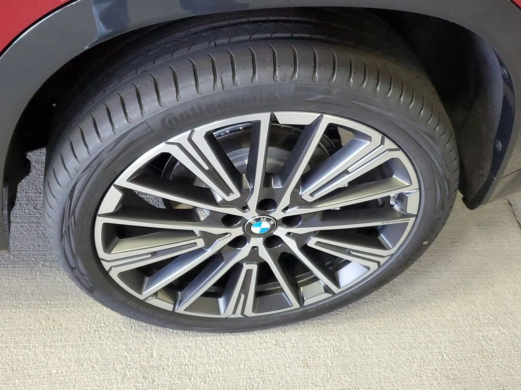 Used 2026 Red BMW xDrive28i image 5
