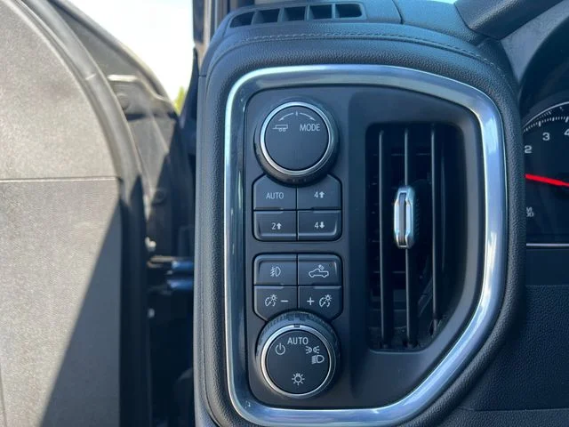 Used 2021 Blue Chevrolet RST image 17