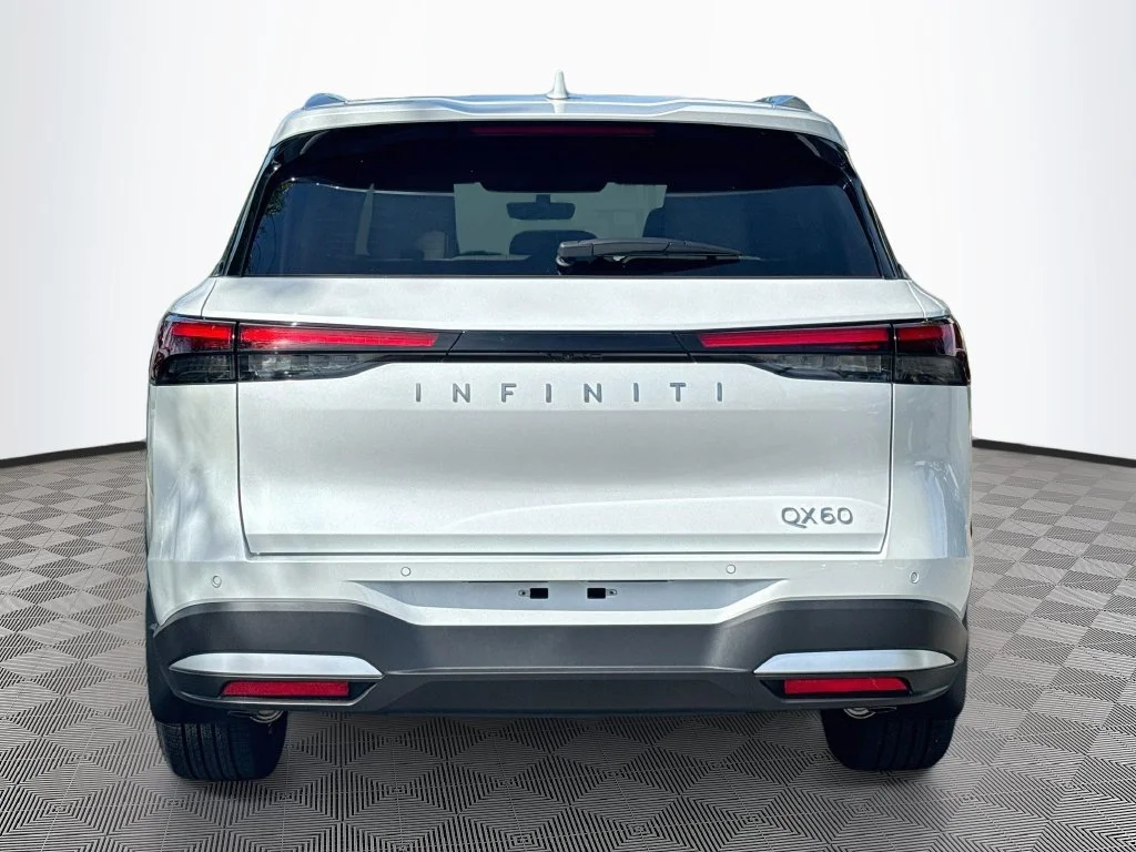 New 2027 RADIANT WHITE INFINITI Luxe FWD image 6
