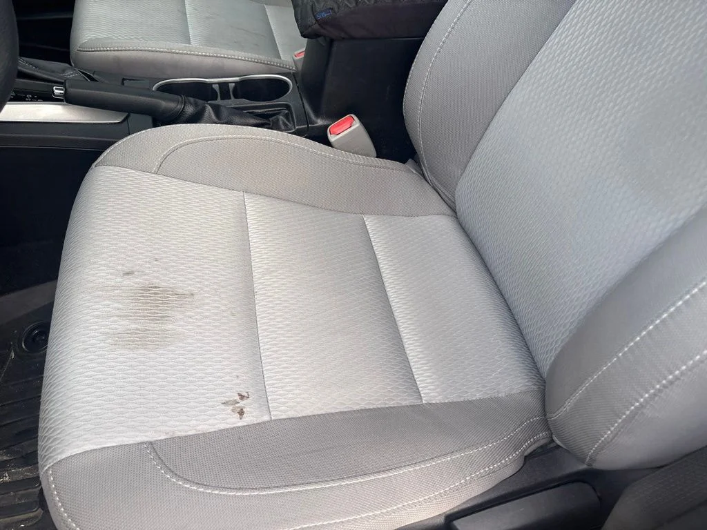 Used 2016 Silver Toyota LE image 12