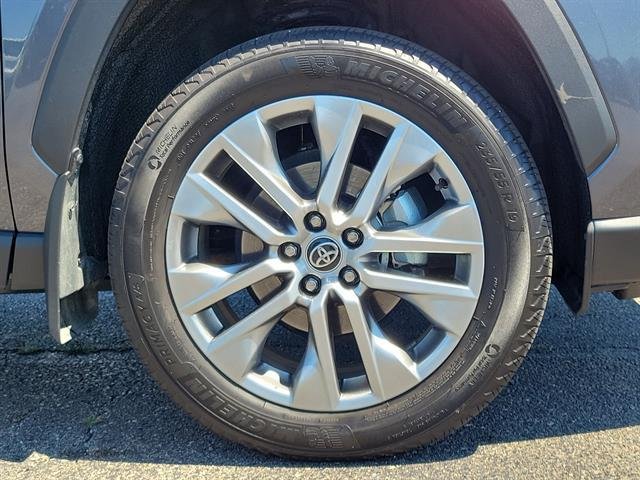 Certified Used 2024 MAGNETIC GRAY MET. Toyota  image 5