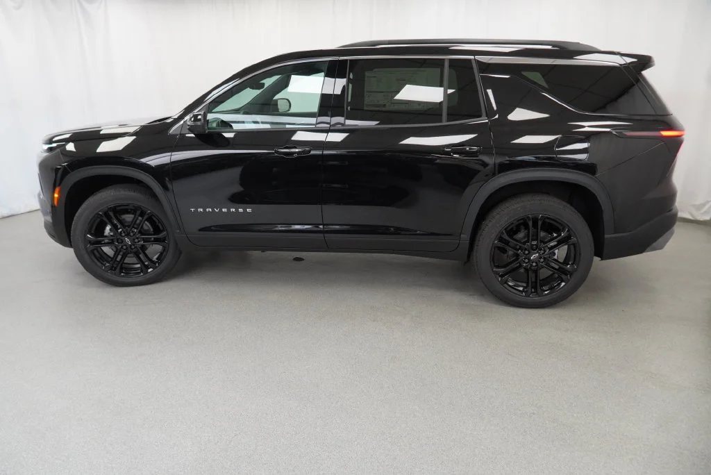 New 2027 Mosaic Black Metallic Chevrolet LT image 6