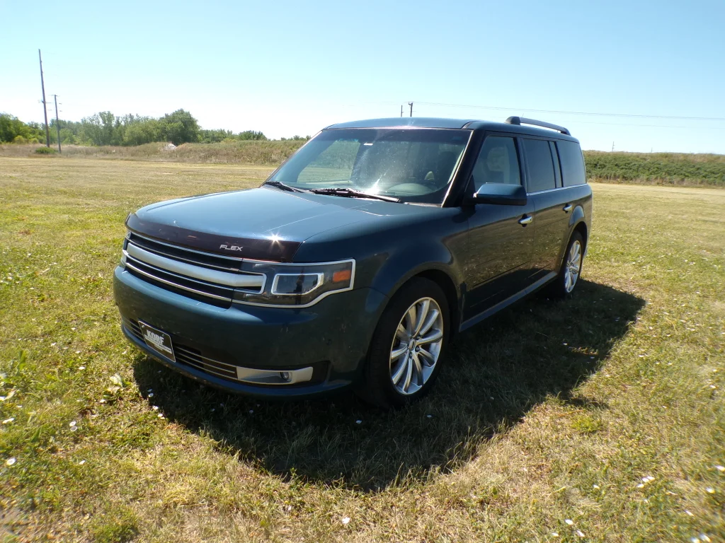 Used 2016 Too Good To Be Blue Metallic Ford Limited image 1