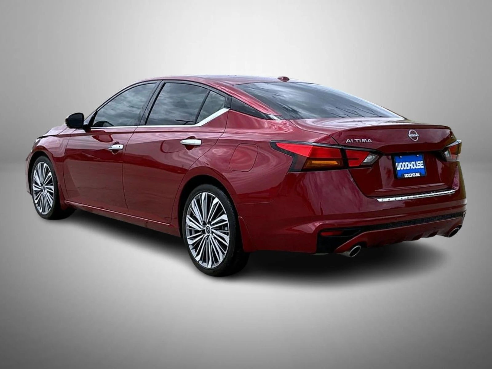 Used 2023 Red Nissan 2.5 SL image 7