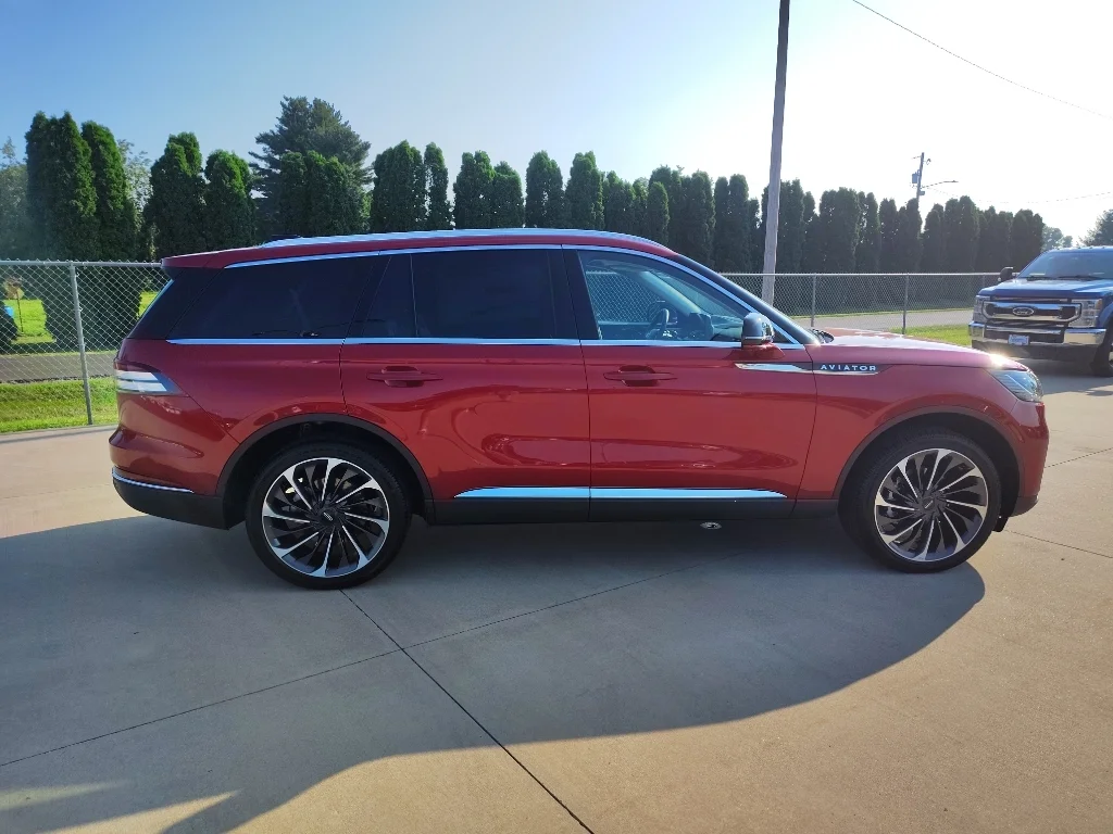New 2026 Red Carpet Metallic Tinted Clearcoat Lincoln Reserve® image 3