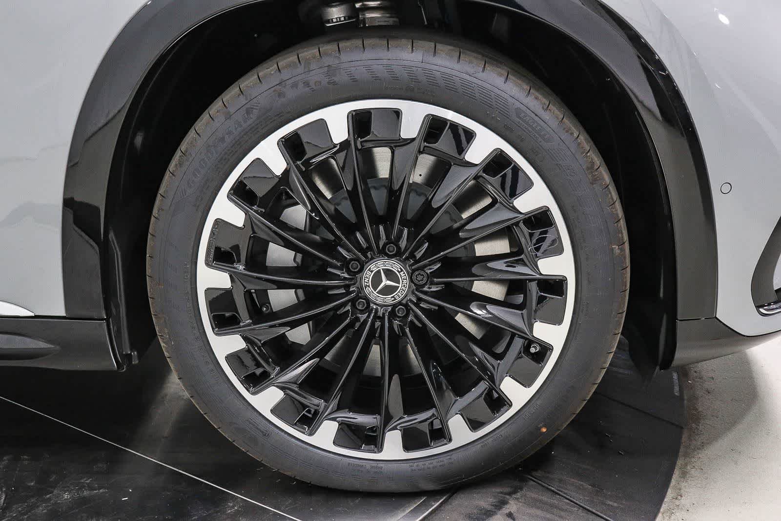 New 2026 MANUFAKTUR Alpine Grey Mercedes-Benz EQS 400 image 9