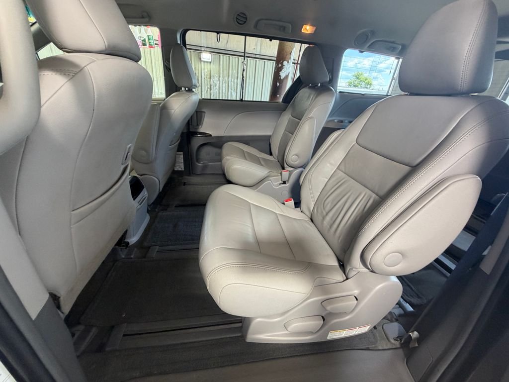 Used 2015 Gray Toyota XLE image 21