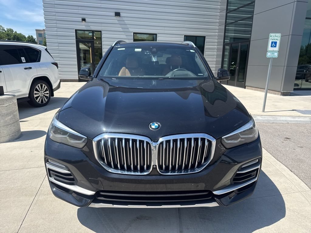 Used 2019 Black Sapphire Metallic BMW xDrive40i image 4