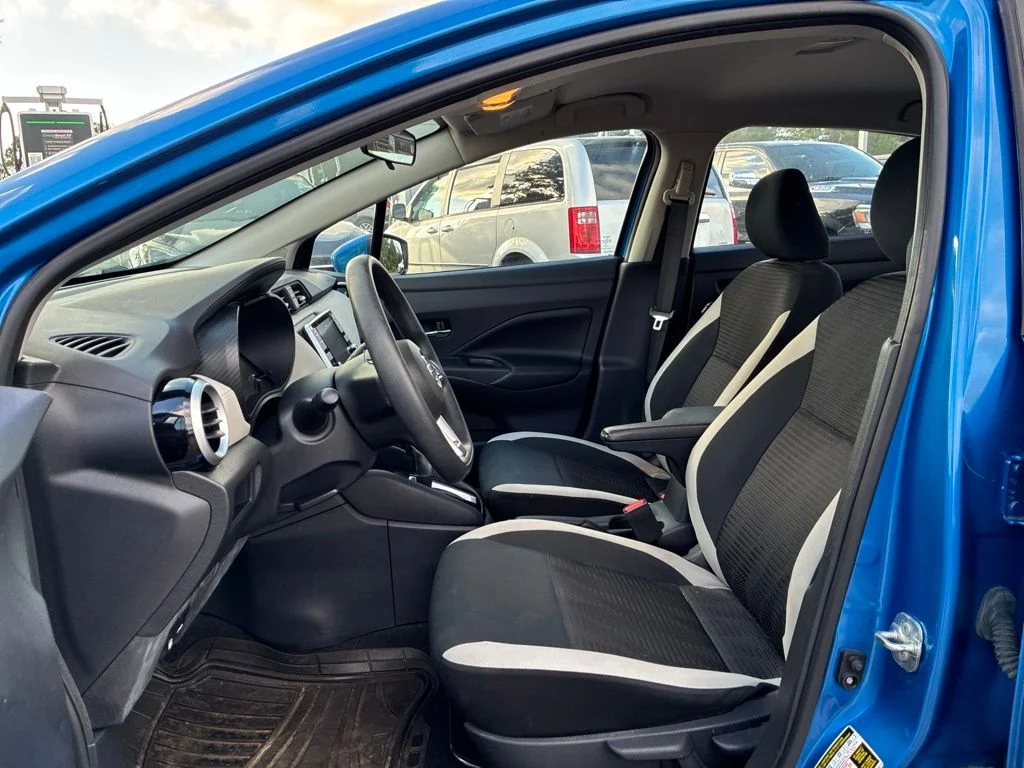 Used 2020 Blue Nissan 1.6 SV image 11