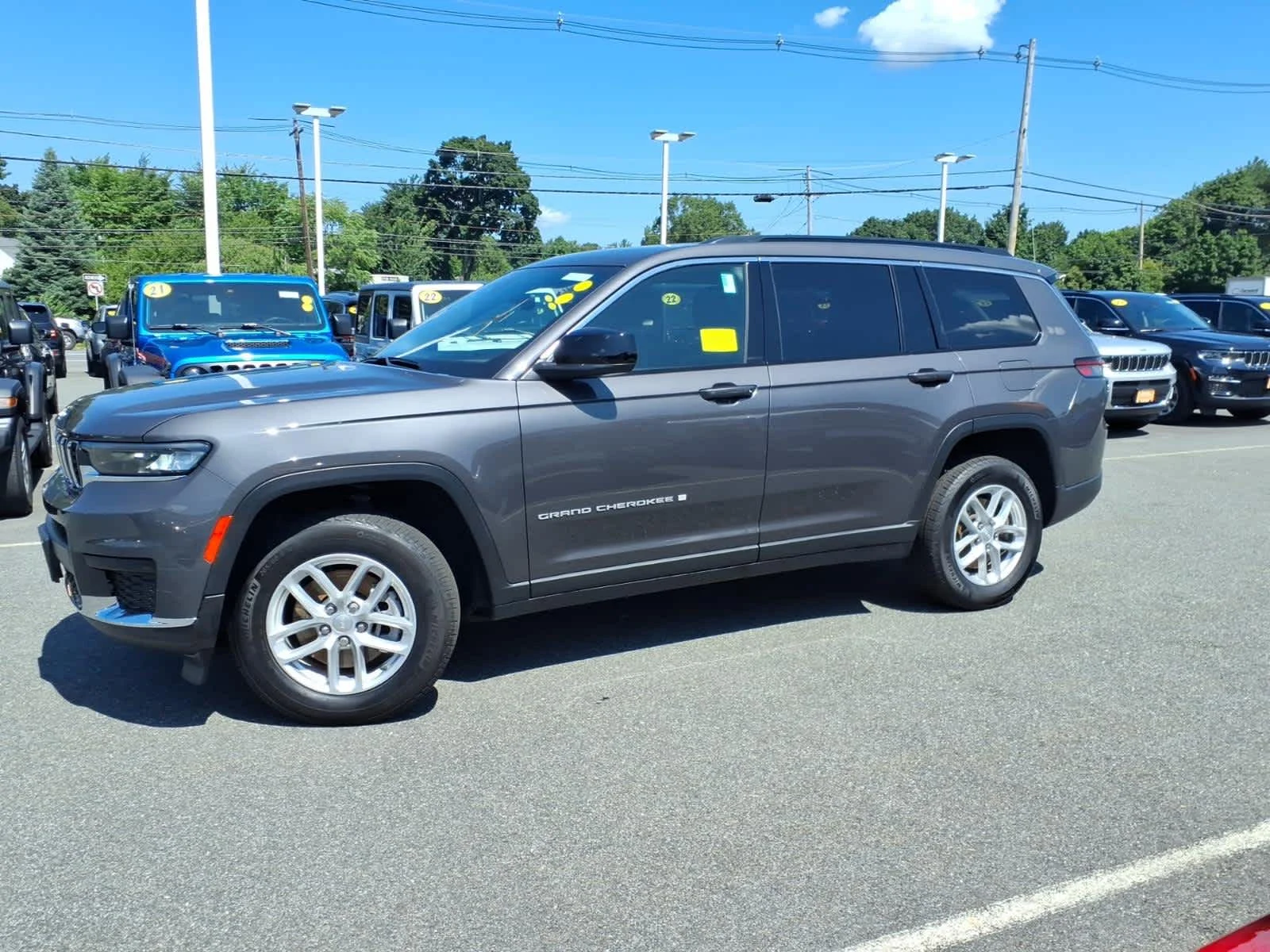 Certified Used 2024 Baltic Gray Metallic Clearcoat Jeep Laredo image 12