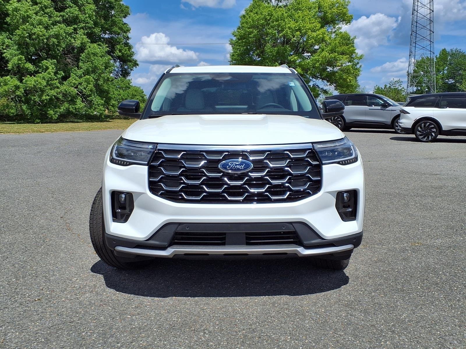 New 2026 Star White Metallic Tri-Coat Ford Platinum™ image 9