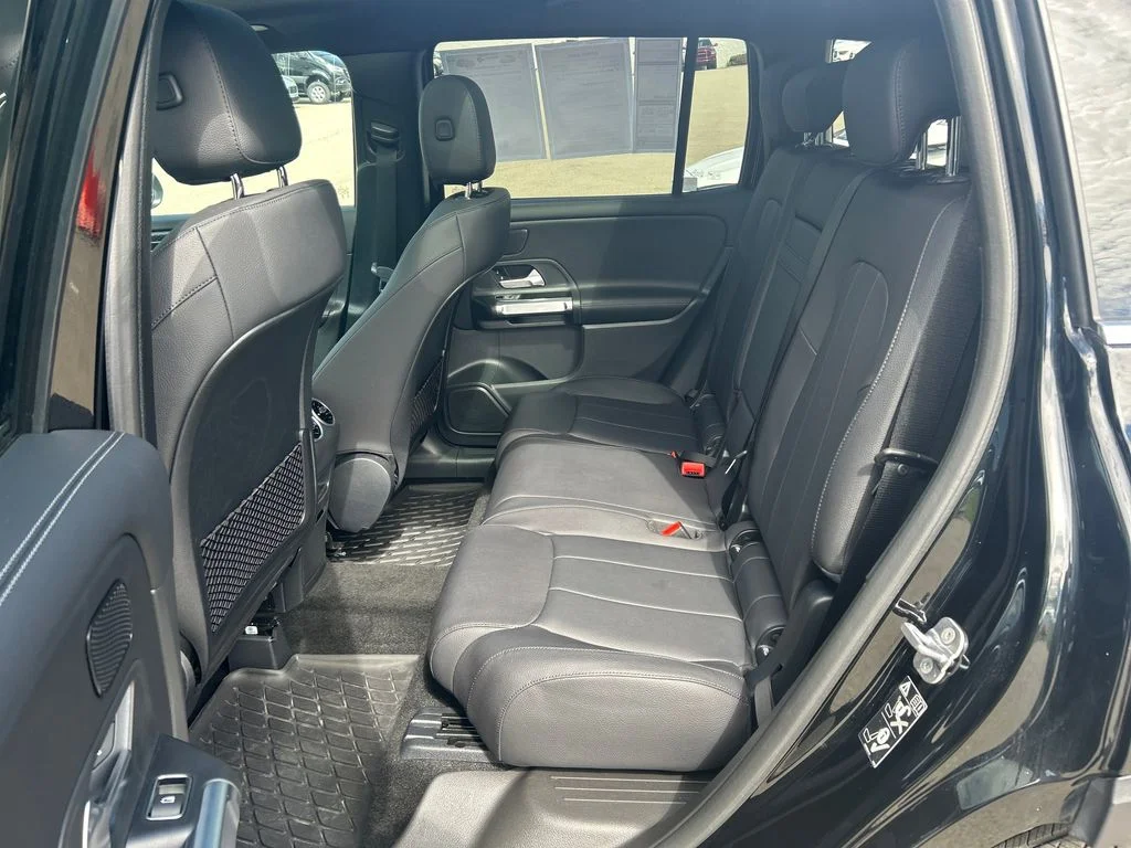 Used 2026 Black Mercedes-Benz GLB 250 image 24
