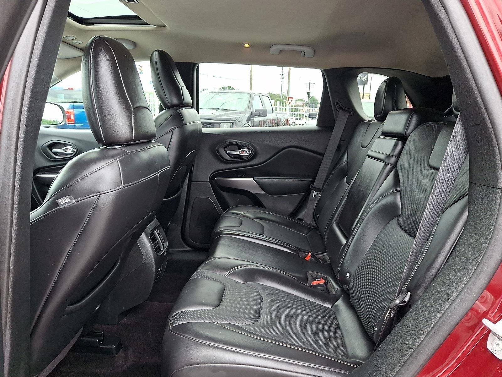 Used 2019 Velvet Red Pearlcoat Jeep Limited image 10