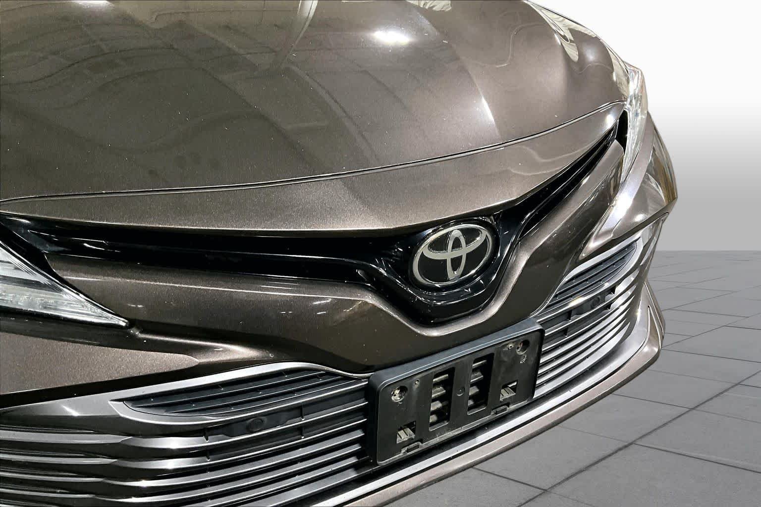 Certified Used 2018 Brown Stone Toyota XLE image 30