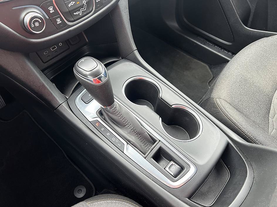 Used 2020 Silver Ice Metallic Chevrolet LT image 6