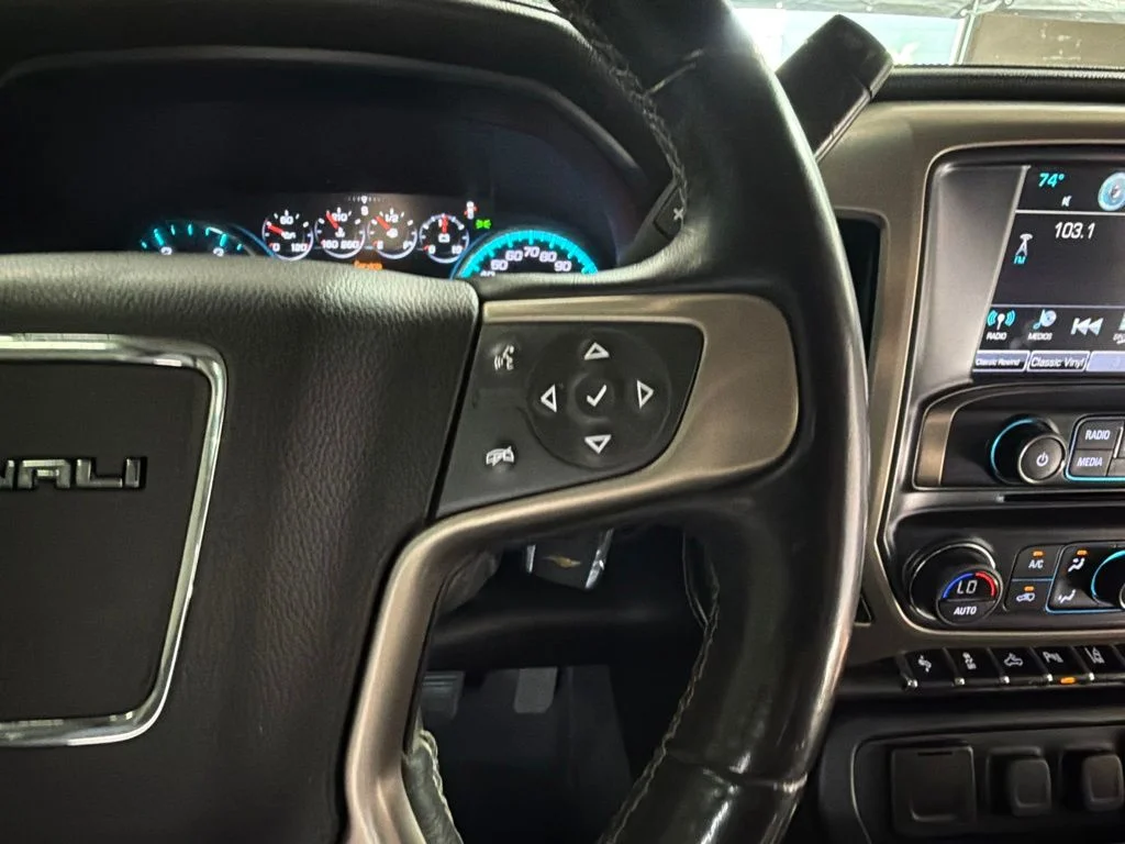 Used 2018 Quicksilver Metallic GMC Denali image 17