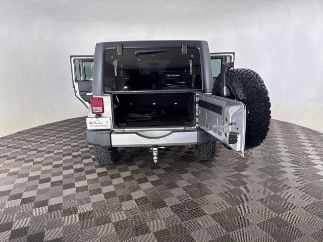 Used 2016 Silver Jeep Unlimited Sahara image 21
