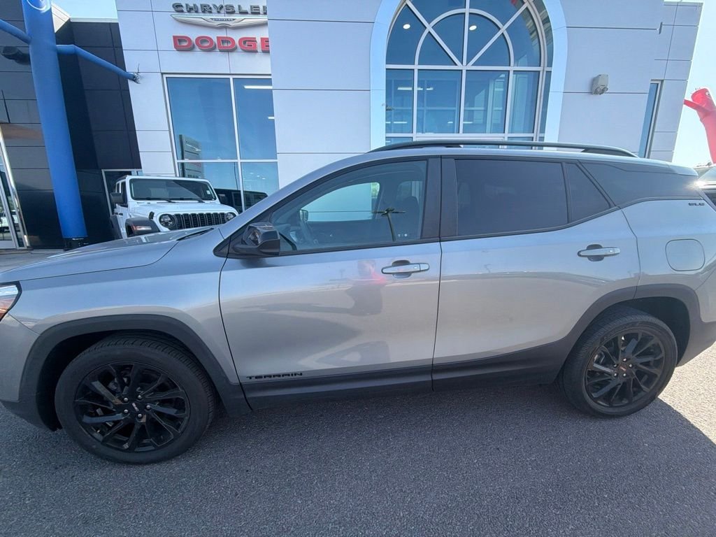 Used 2023 Silver GMC SLE image 21