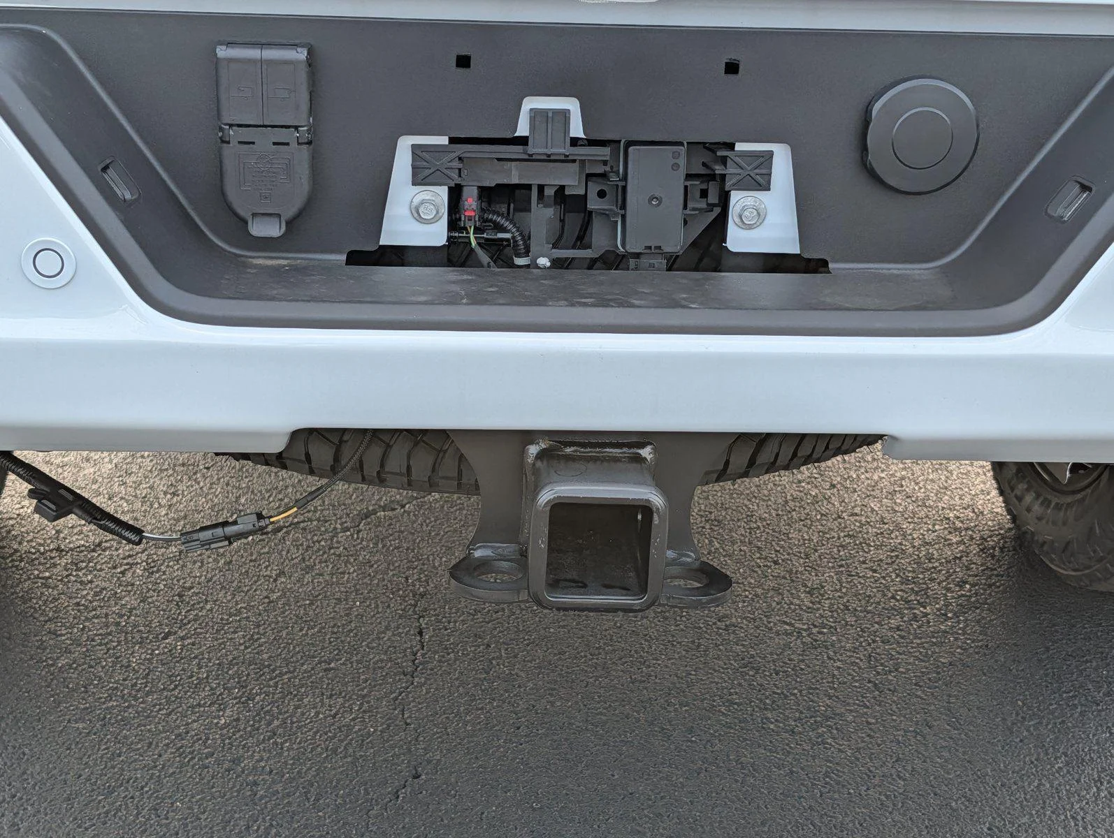 New 2026 Glacier White Tricoat GMC Denali Ultimate image 37