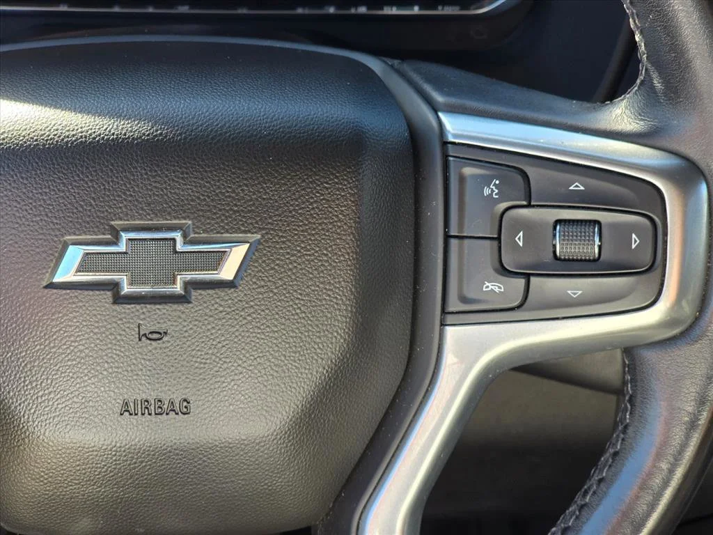 Used 2022 SUMMIT WHITE Chevrolet Z71 image 19