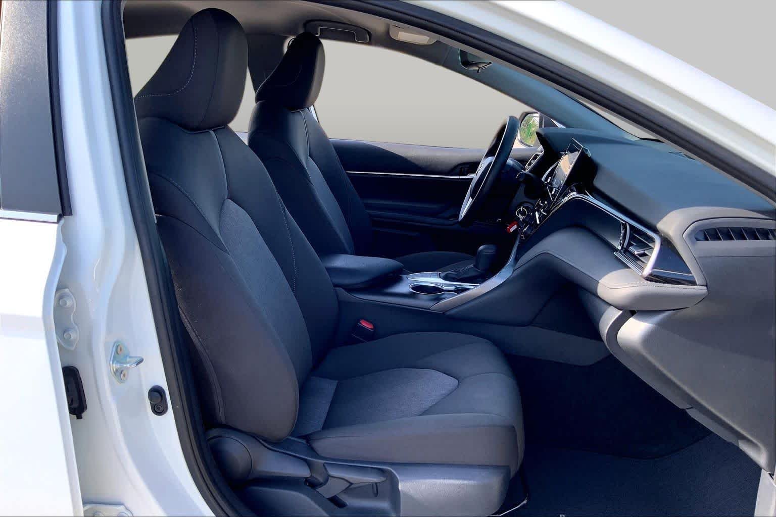 Used 2023 Ice Cap Toyota LE image 9