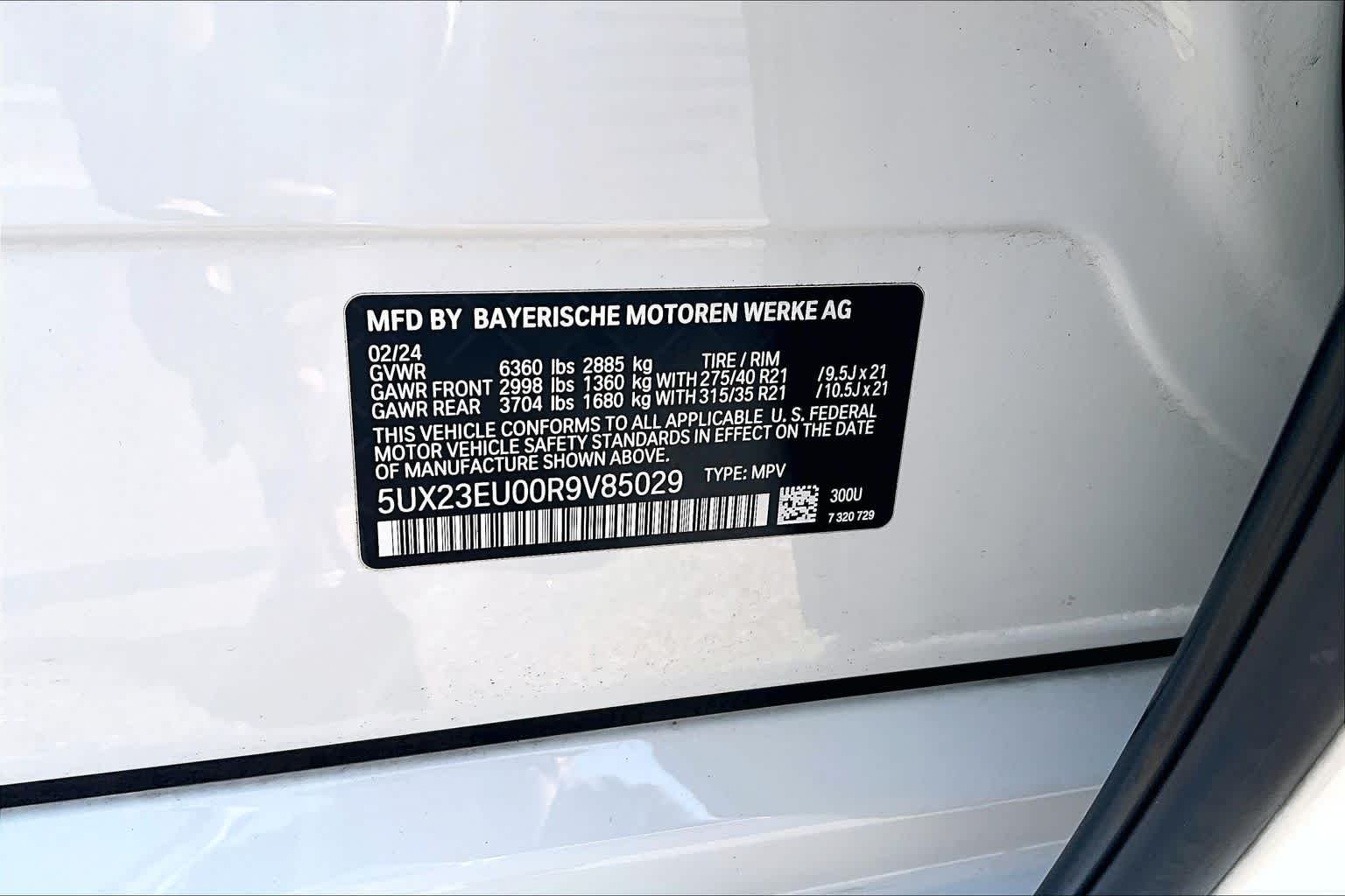 Certified Used 2024 Alpine White BMW xDrive40i image 39