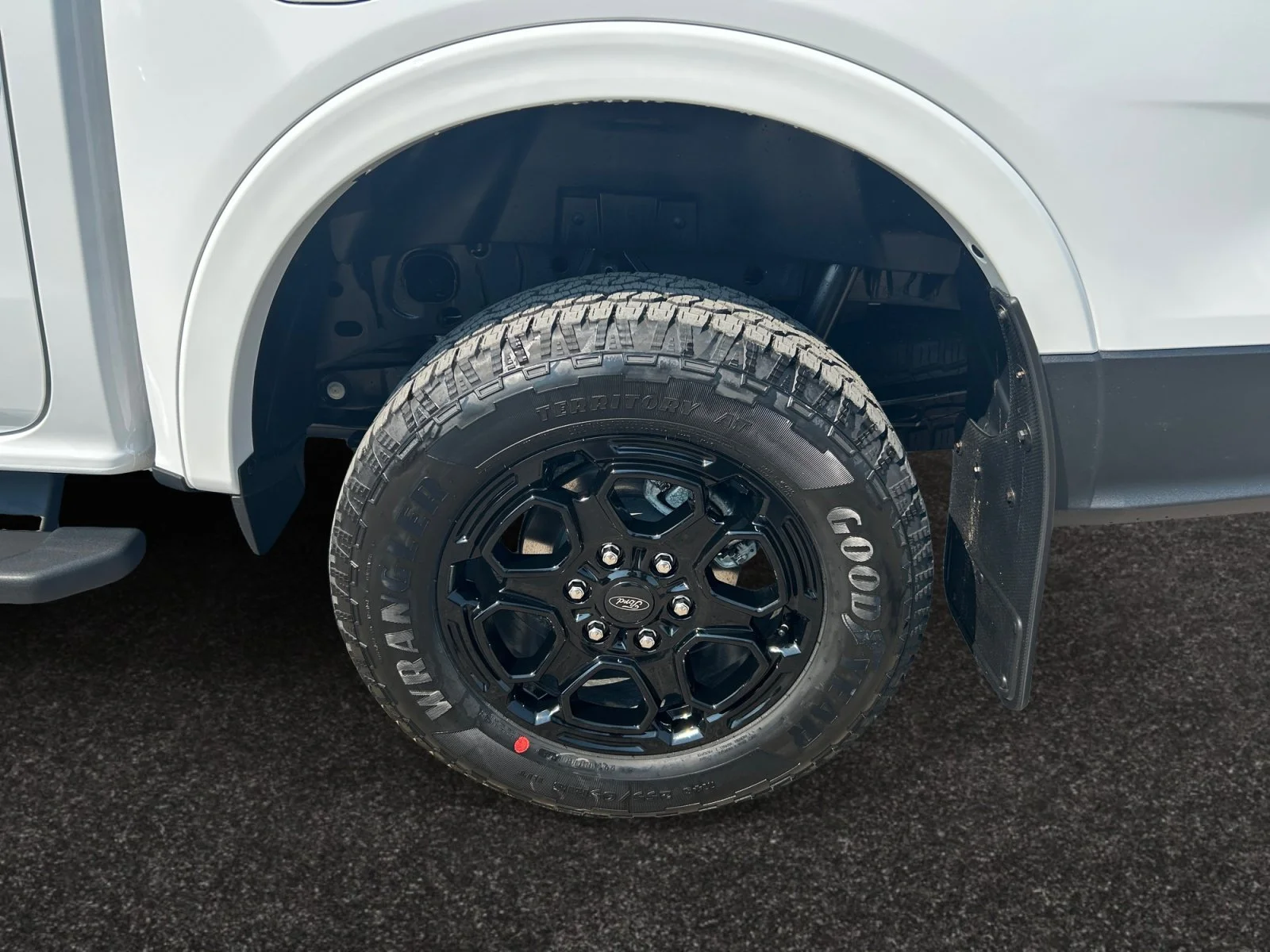 New 2026 Oxford White Ford Lariat image 9