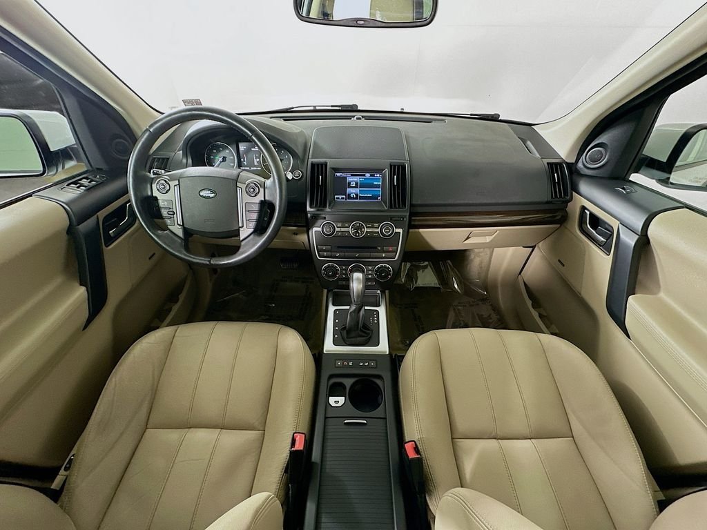Used 2013 Fuji White Land Rover  image 24