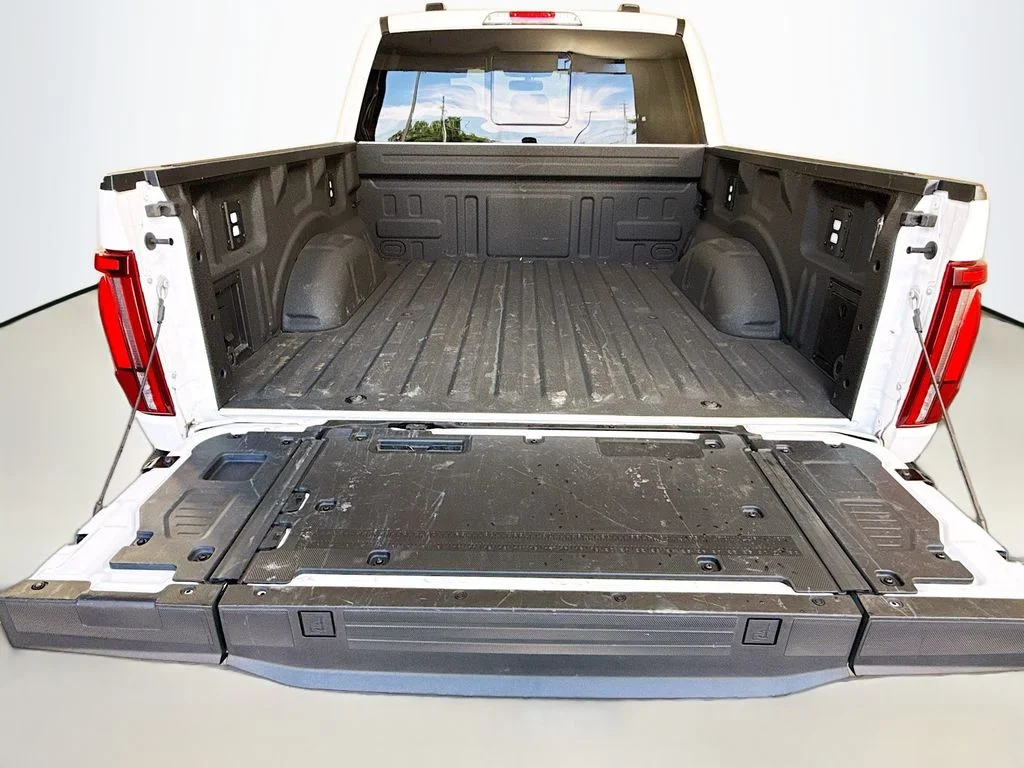 Certified Used 2025 Star White Ford LARIAT image 28