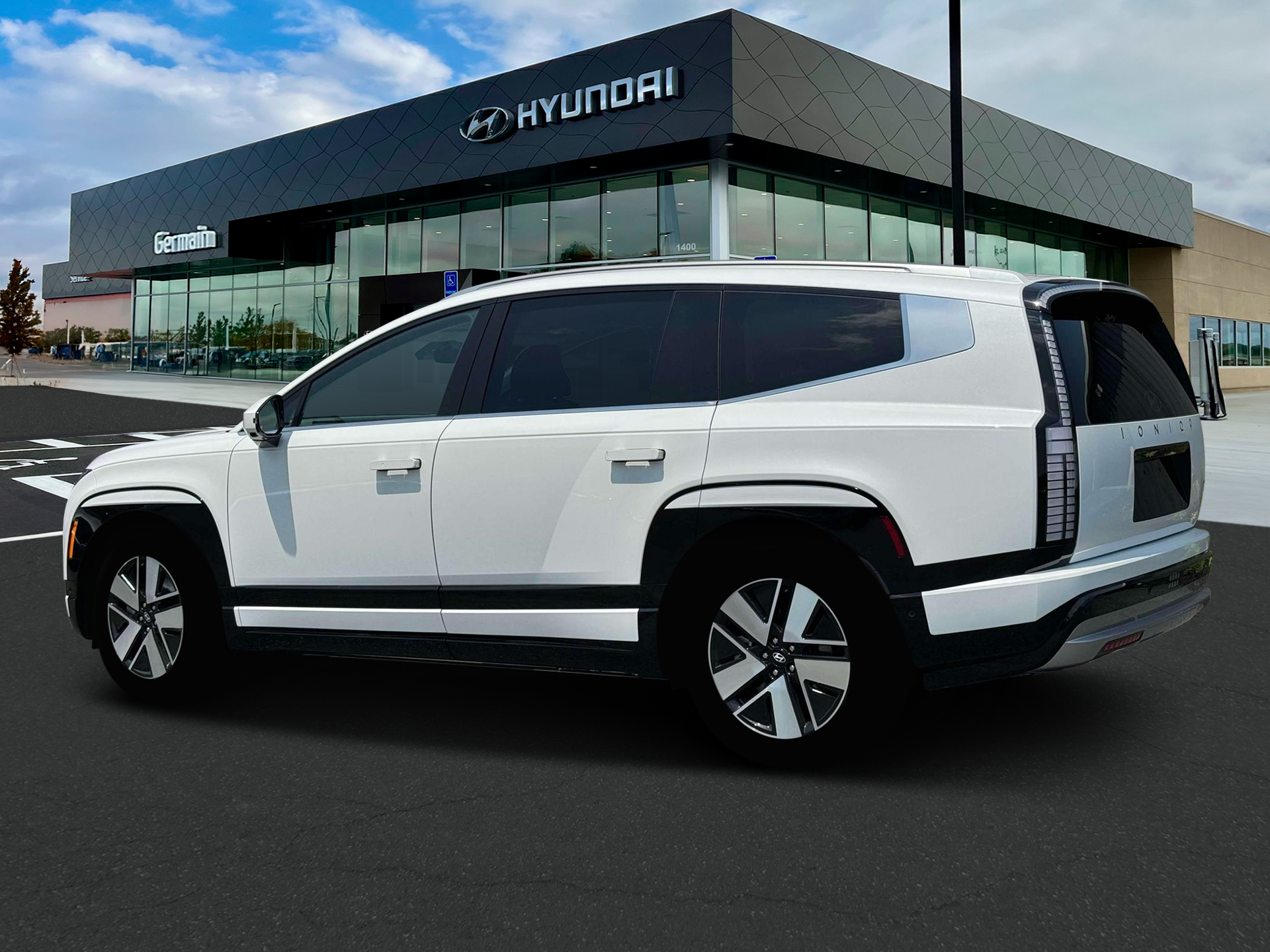 New 2026 Snow White Pearl Hyundai SEL image 4