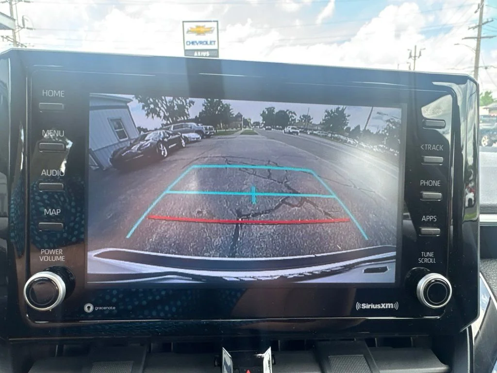 Used 2022 White Toyota LE image 34