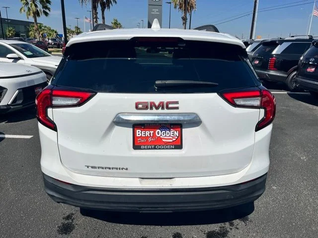 Used 2023 White GMC SLE image 5