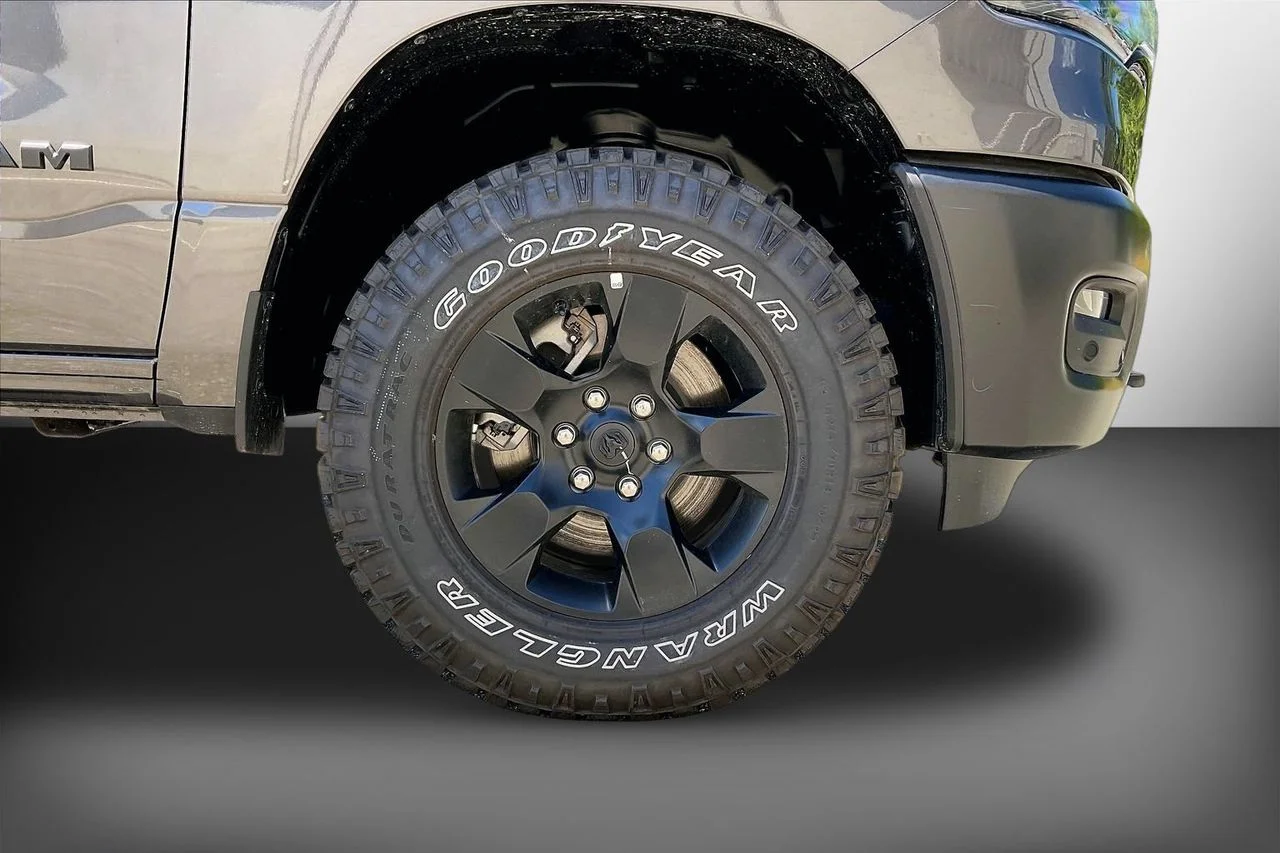 New 2026 Granite Crystal Metallic Clearcoat RAM Warlock image 28