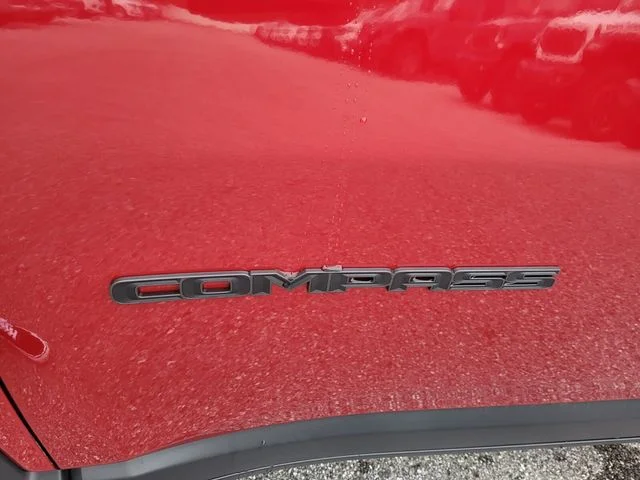 New 2026 Red Hot Pearlcoat Jeep Latitude image 3
