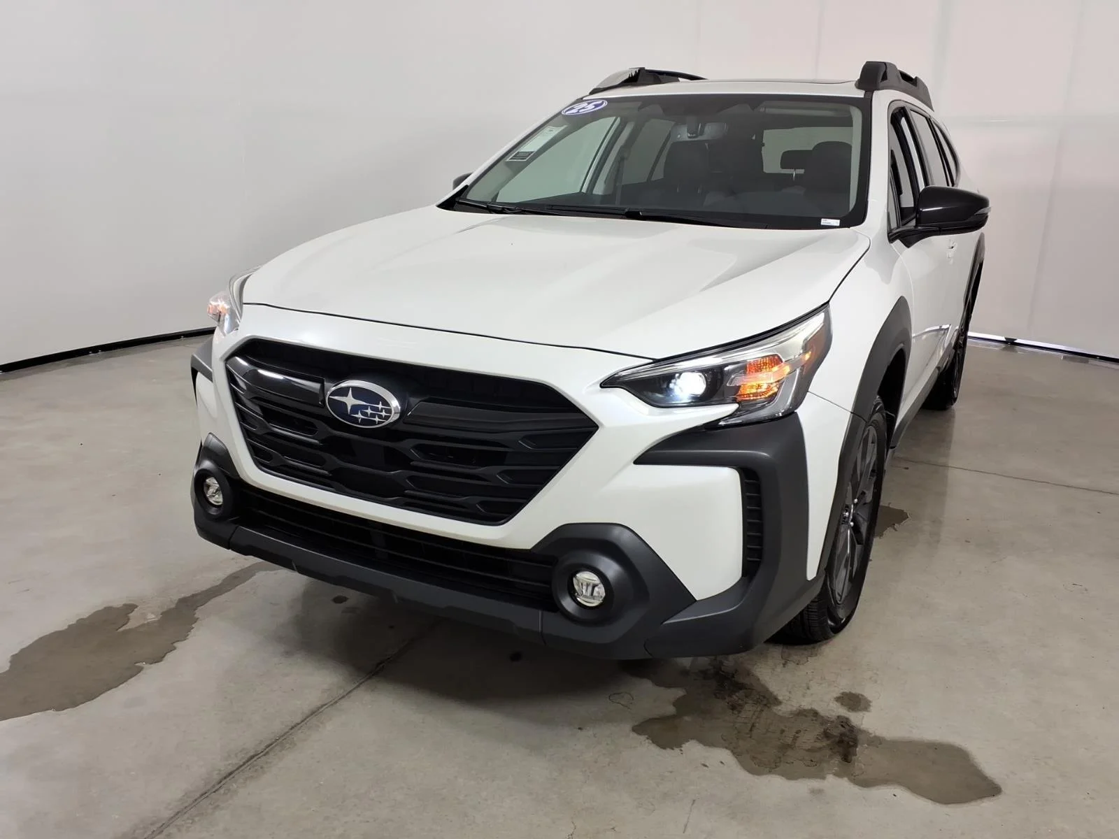 Certified Used 2025 Crystal White Pearl Subaru Onyx Edition image 19