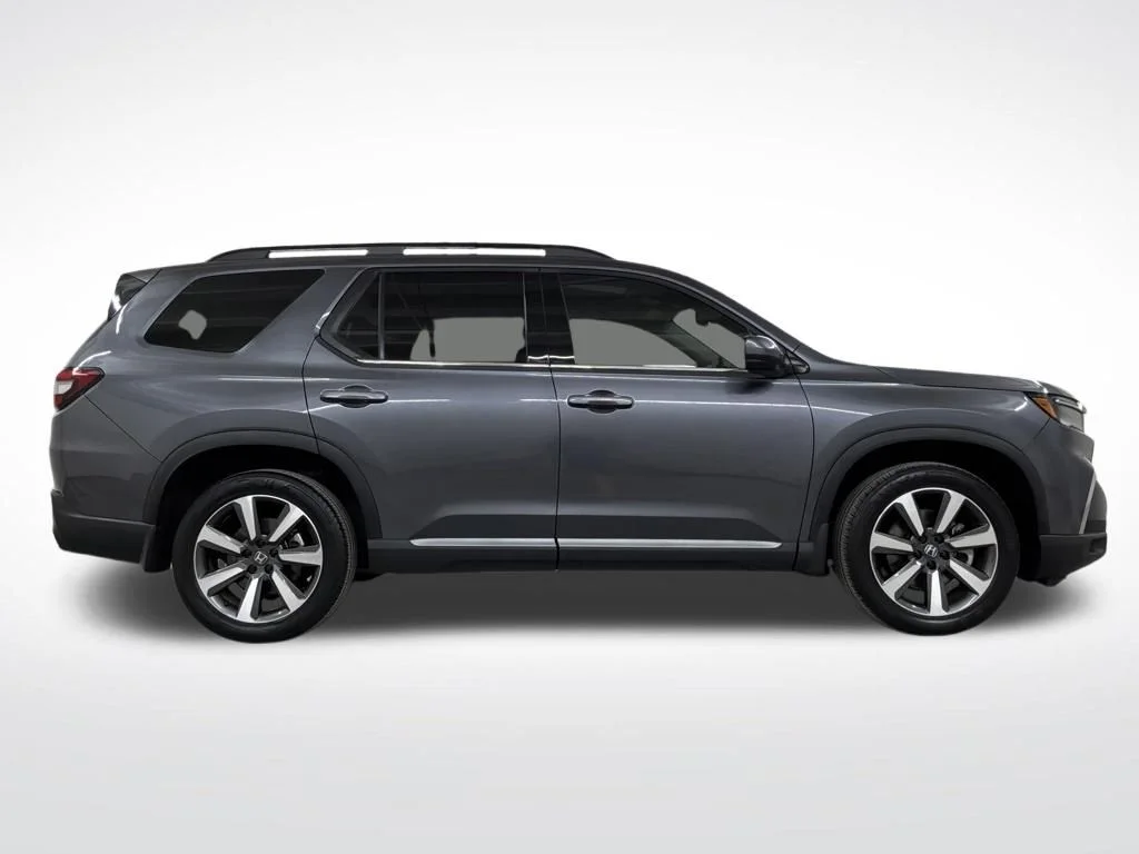 Used 2024 Modern Steel Metallic Honda Touring image 30
