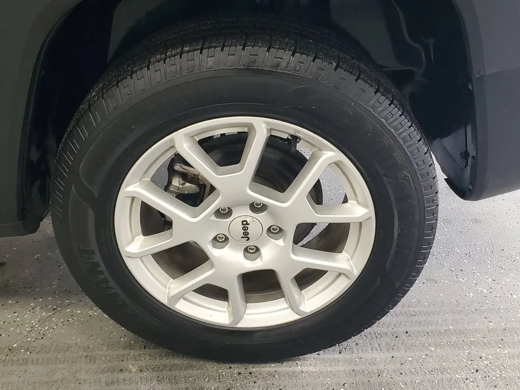 2023 Jeep Renegade Latitude - Photo 28