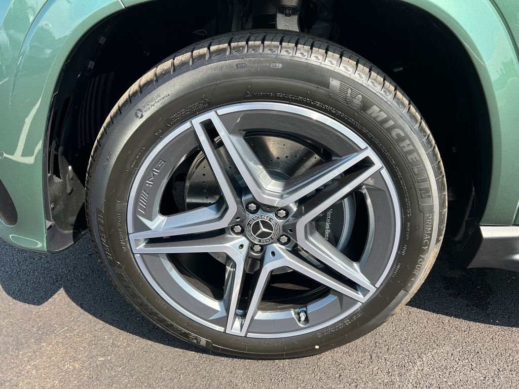 New 2026 MANUFAKTUR Ireland Mid Green Metallic Mercedes-Benz GLS 450 image 34