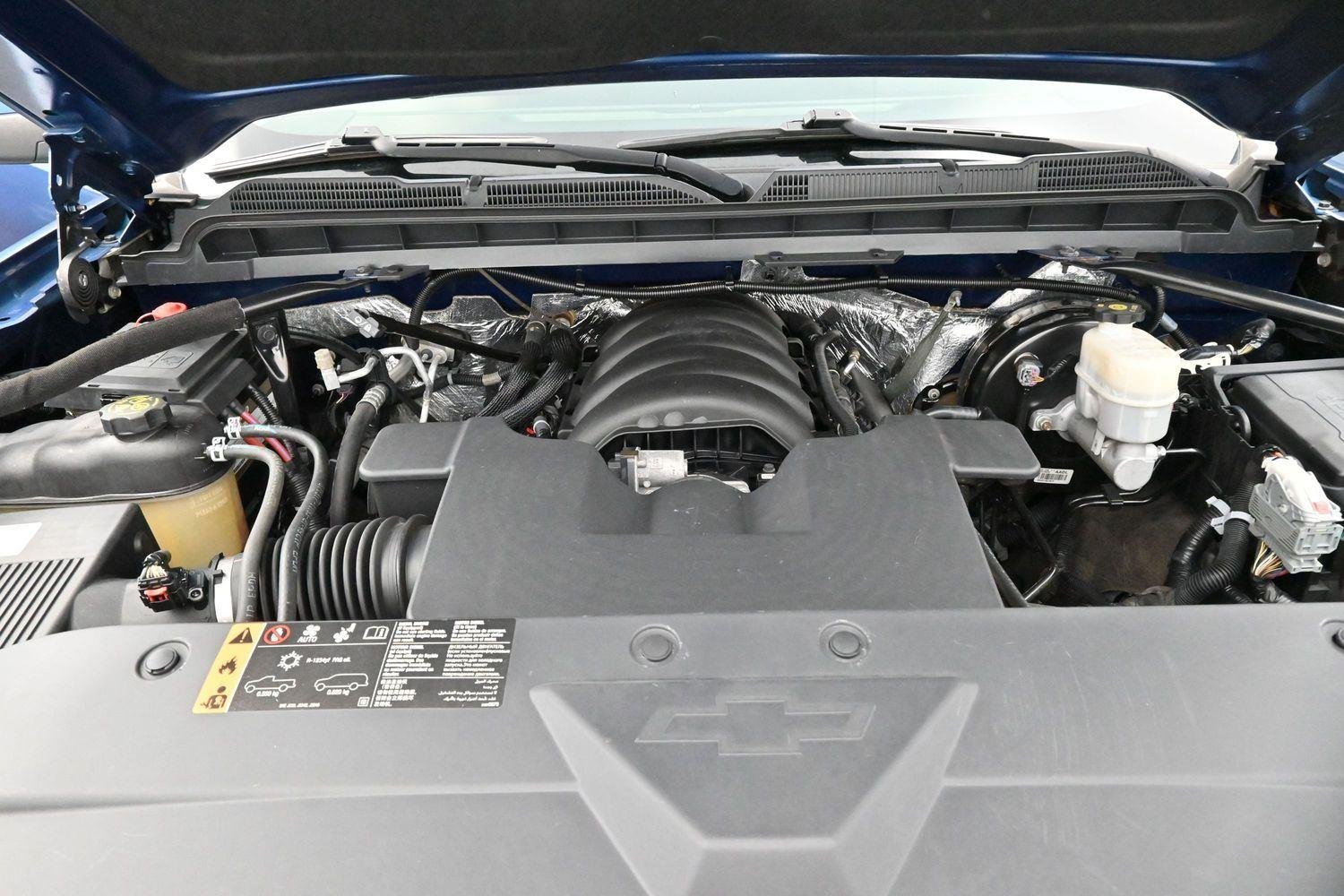 Used 2018 Deep Ocean Blue Metallic Chevrolet LT image 36