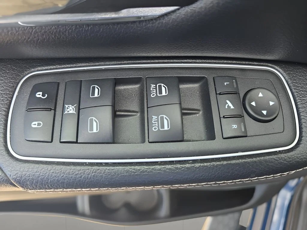 Used 2023 Blue Ram Laramie image 34