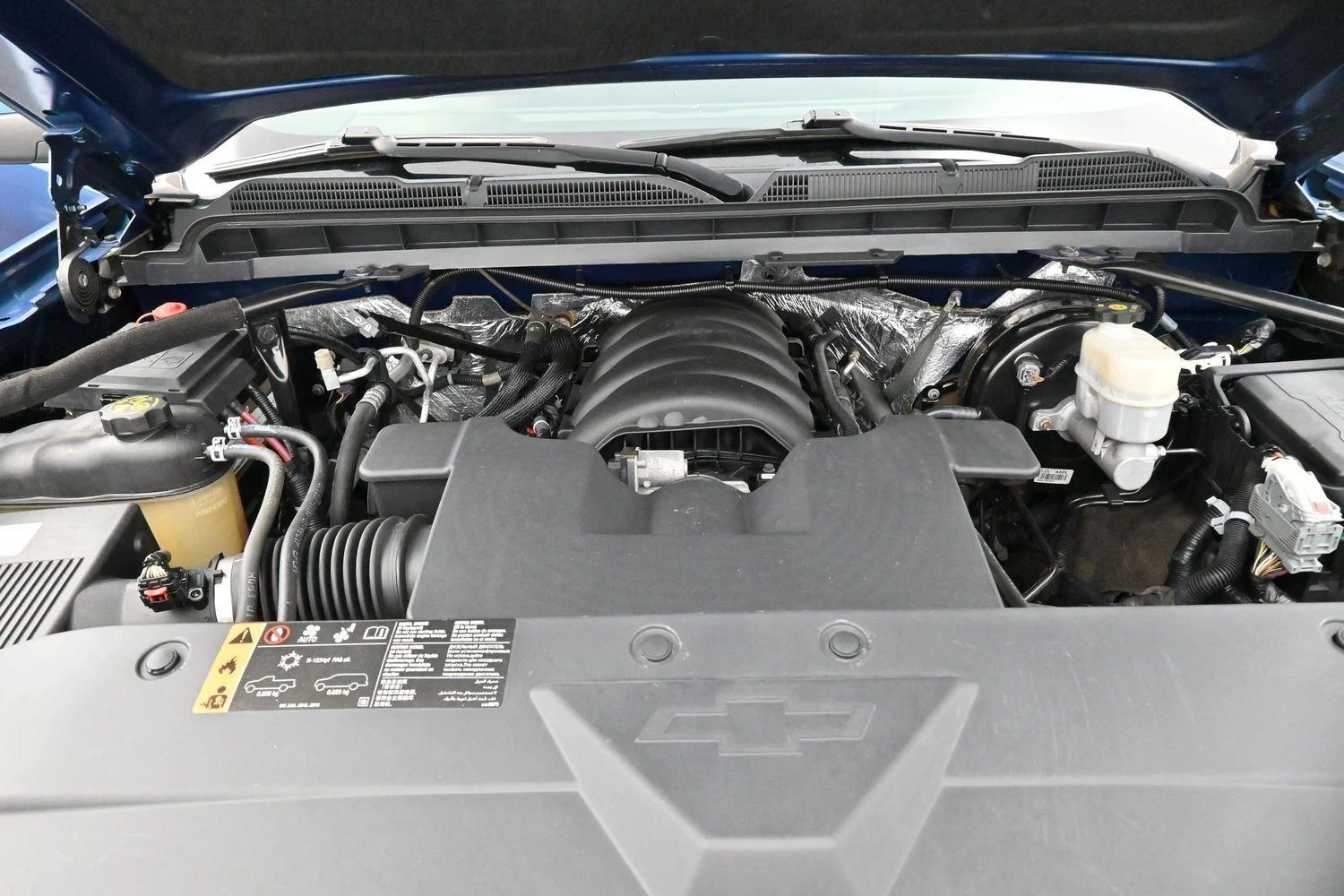 Used 2018 Deep Ocean Blue Metallic Chevrolet LT image 36