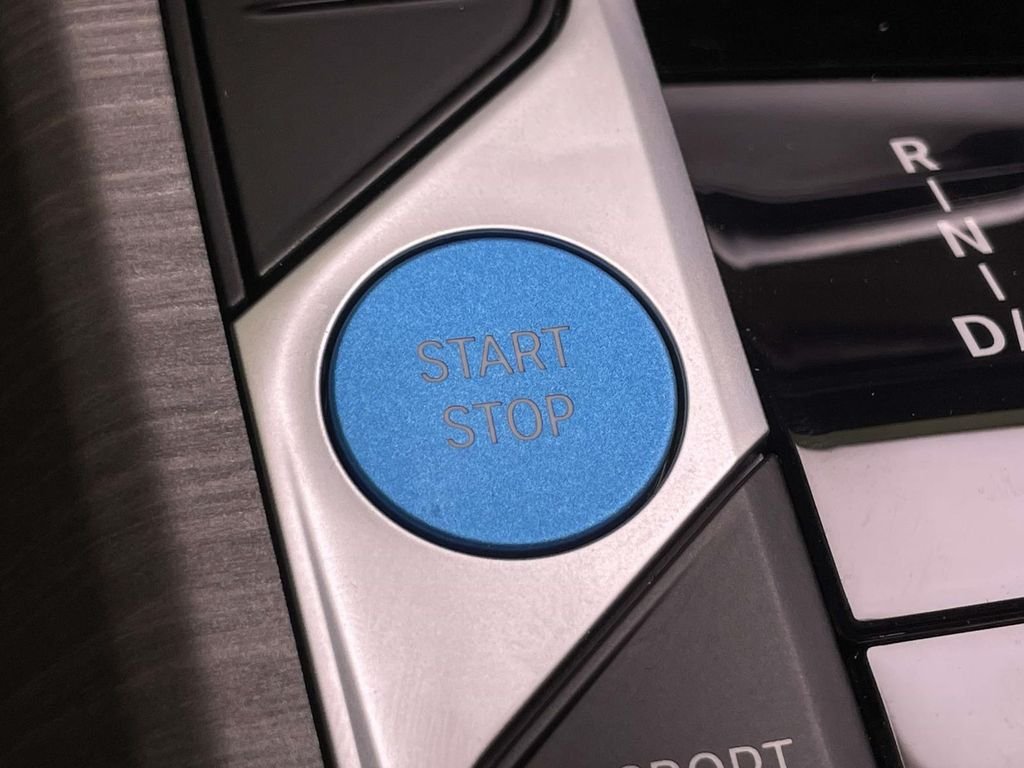 2025 BMW i4 M50 - Photo 39