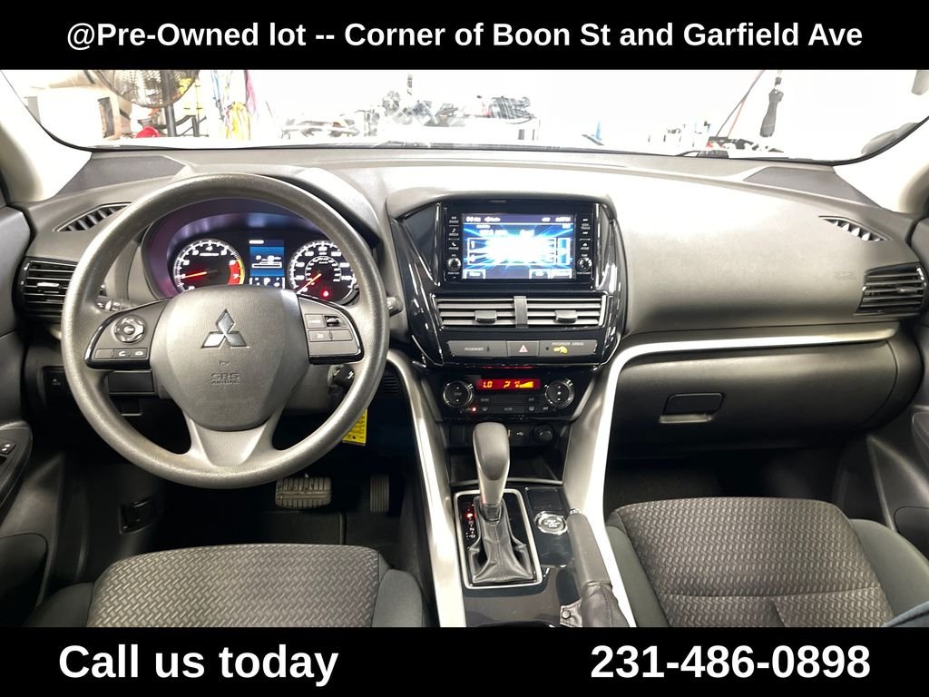 Used 2022  Mitsubishi ES image 17