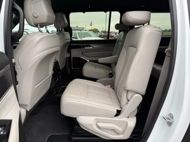 Used 2025 White Jeep Series III image 19