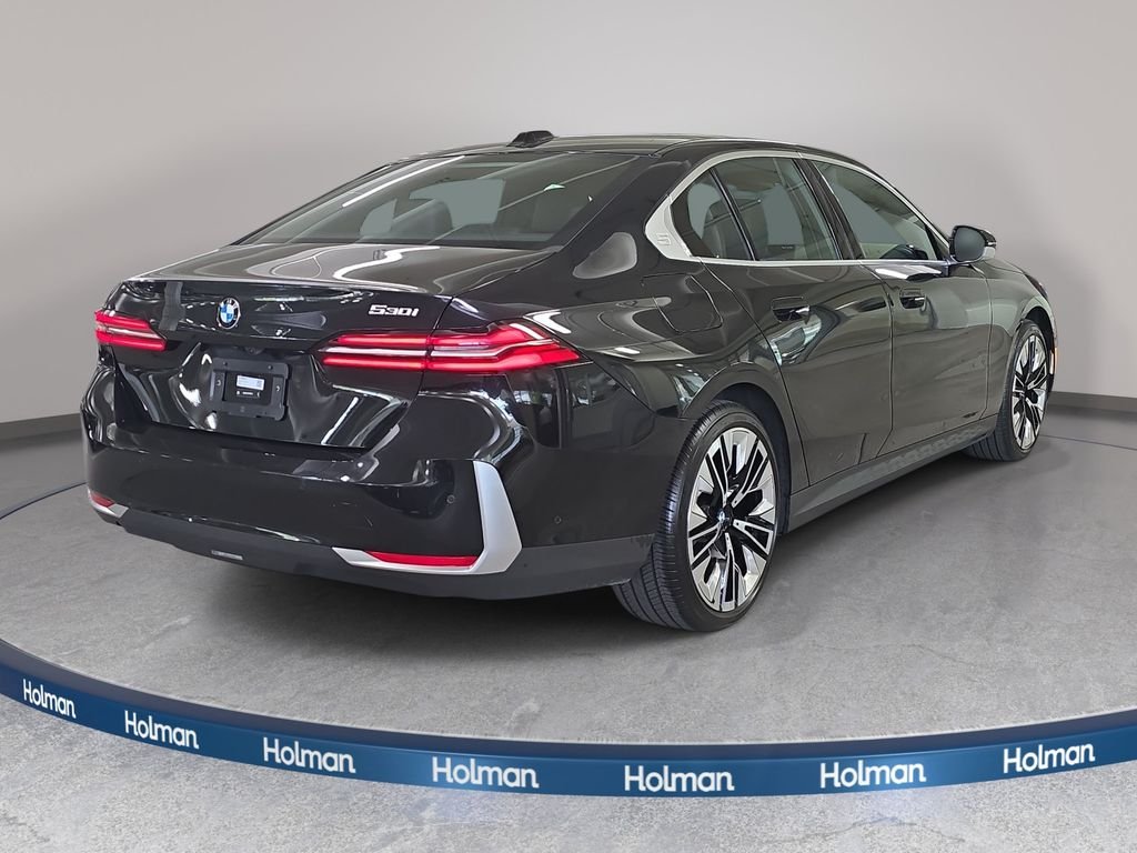Used 2026 Black Sapphire Metallic BMW 530i image 7