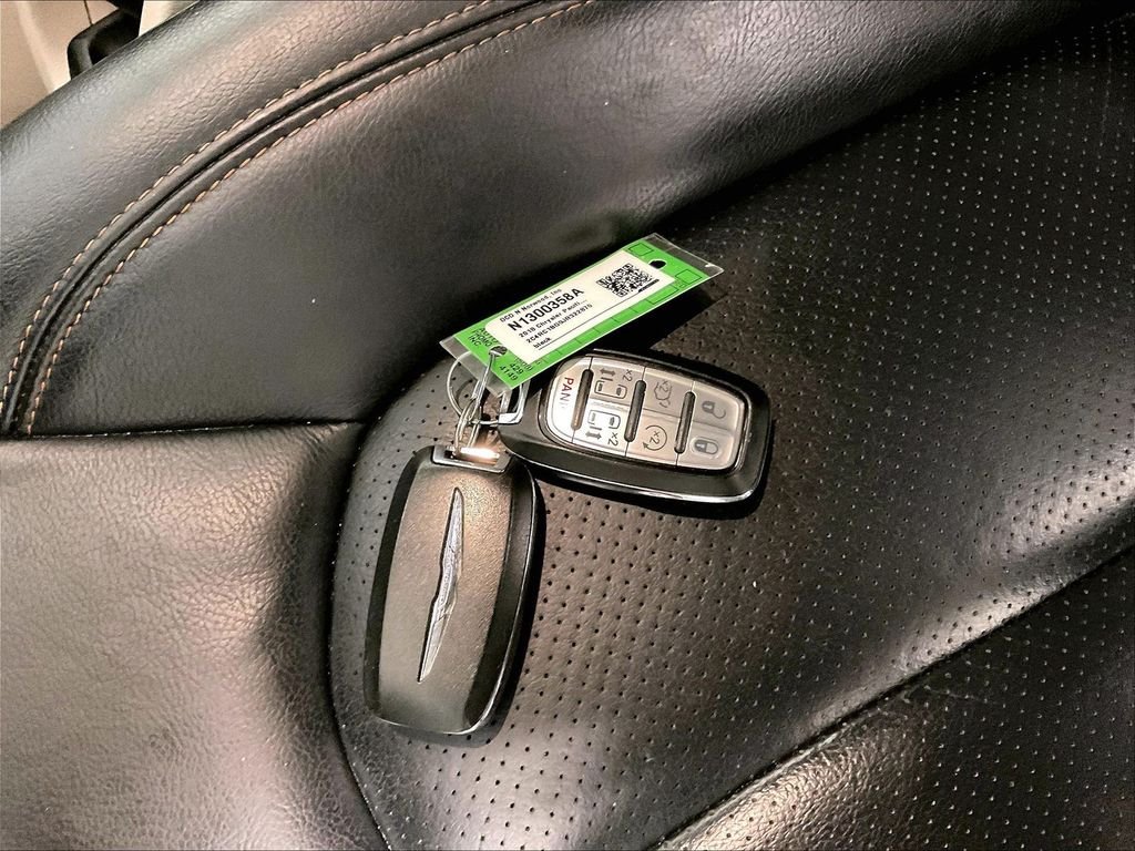 Used 2018 White Chrysler Touring L image 31